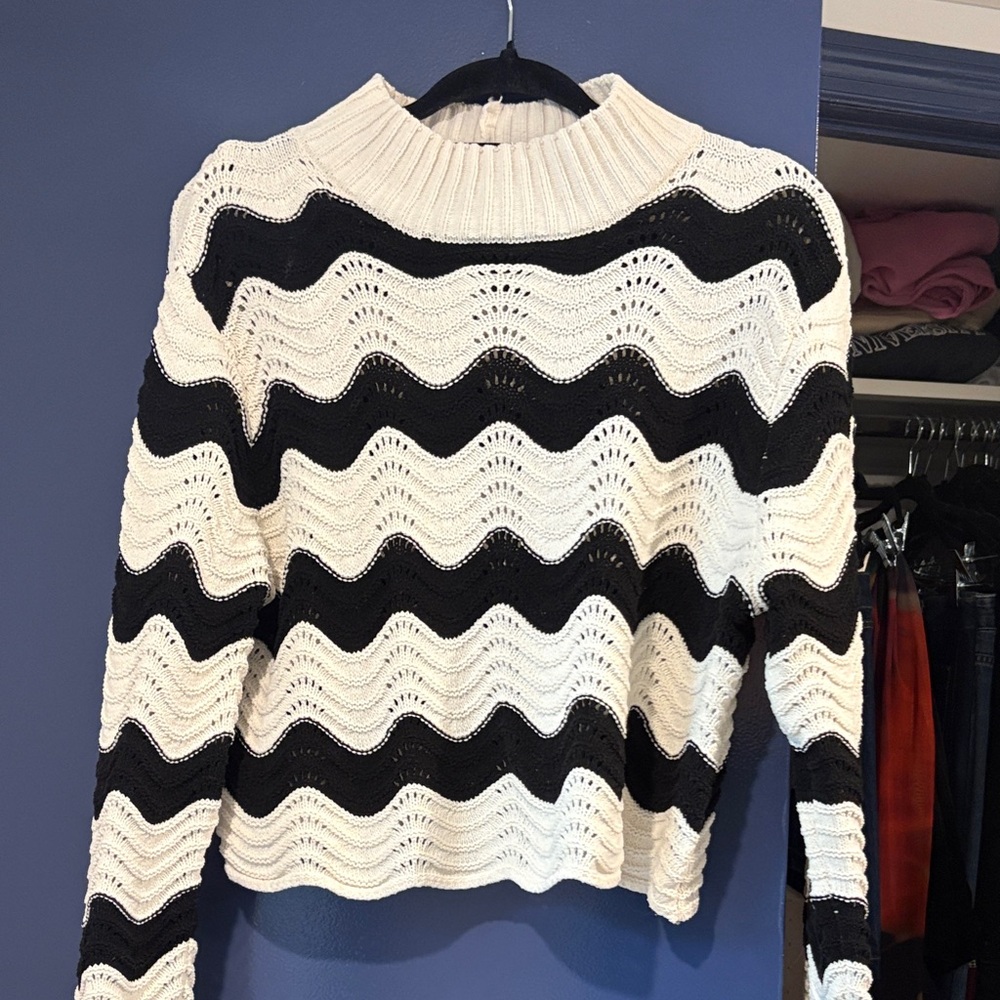 ZARA Black and White Wave Pattern Sweater